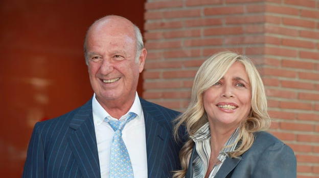 Il marito di Mara Venier in fin di vita, la notizia sconvolgente poco fa