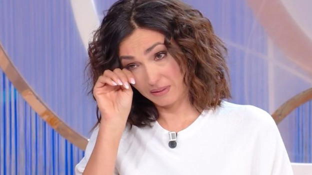 L’annuncio dalla Balivo, tutti in lacrime: “ Perderò la vita, questo è il mio vestito”