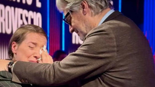 Del Debbio non riesce a trattenersi in diretta Tv: "Che rabbia spaccherei tutto"