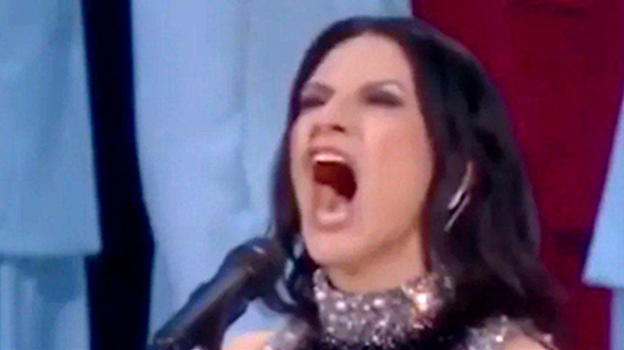 Laura Pausini rompe il silenzio e va all’attacco: "La mia versione dell’inno è..