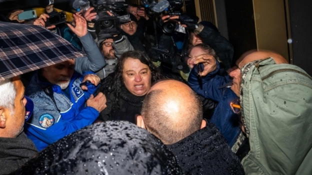 Crans-Montana, rompe il silenzio la madre che ha affrontato i Moretti