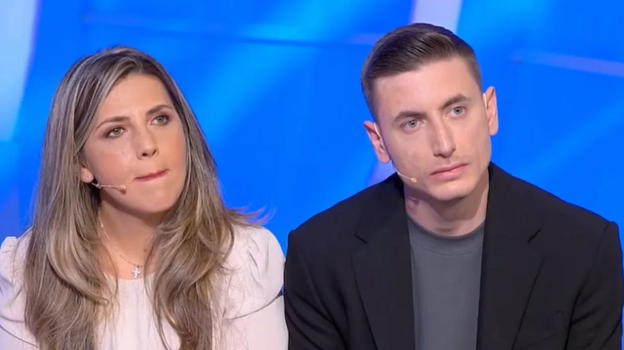 C’è Posta per Te, le figlie chiudono la busta alla madre poi la decisione sconvolgente dopo la puntata