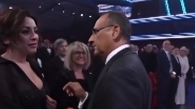 Sanremo 2026, il gesto della moglie di Carlo Conti a fine serata