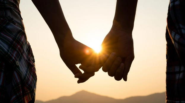 Ecco che cos’è la regola del 2-2-2: il segreto per un amore duraturo