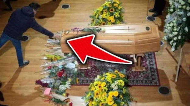 Caos sulla bara di Enrica Bonaccorti: un signore si avvicina e…