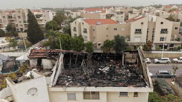 Ordigno salta in aria a scuola: "È tutto crollato"