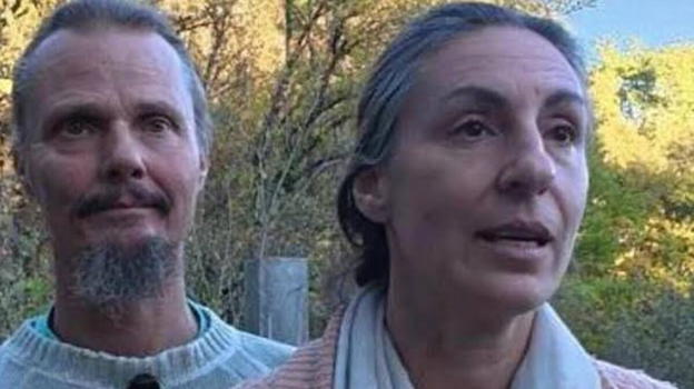 "Violenz* privata". Famiglia nel bosco: scatta la denuncia