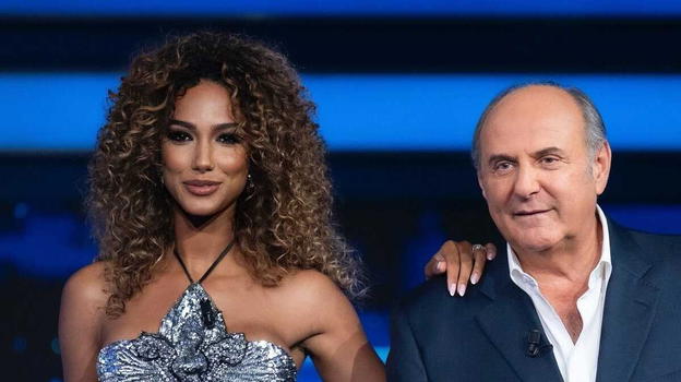 La Ruota della Fortuna, Gerry Scotti confessa il legame fra Samira Lui e il figlio Edoardo