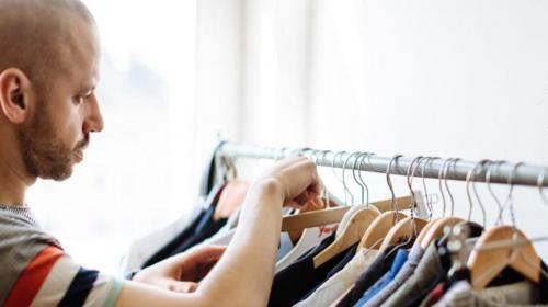 Primavera senza stress: il trio essenziale che salva ogni outfit, ecco alcuni consigli preziosi