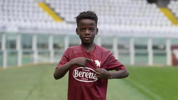 “Strappato alla vita troppo presto”. Deceduto a 8 anni il calciatore, era con il papà