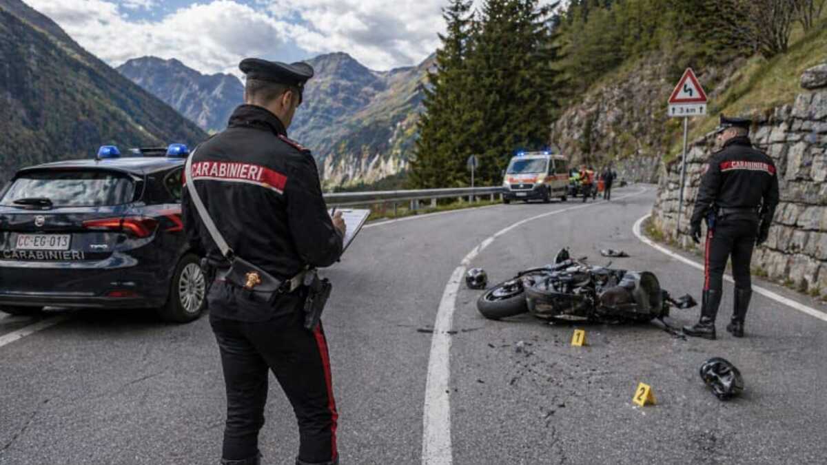 Schianto contro un’auto davanti agli amici: m*rto Luca Rovatti