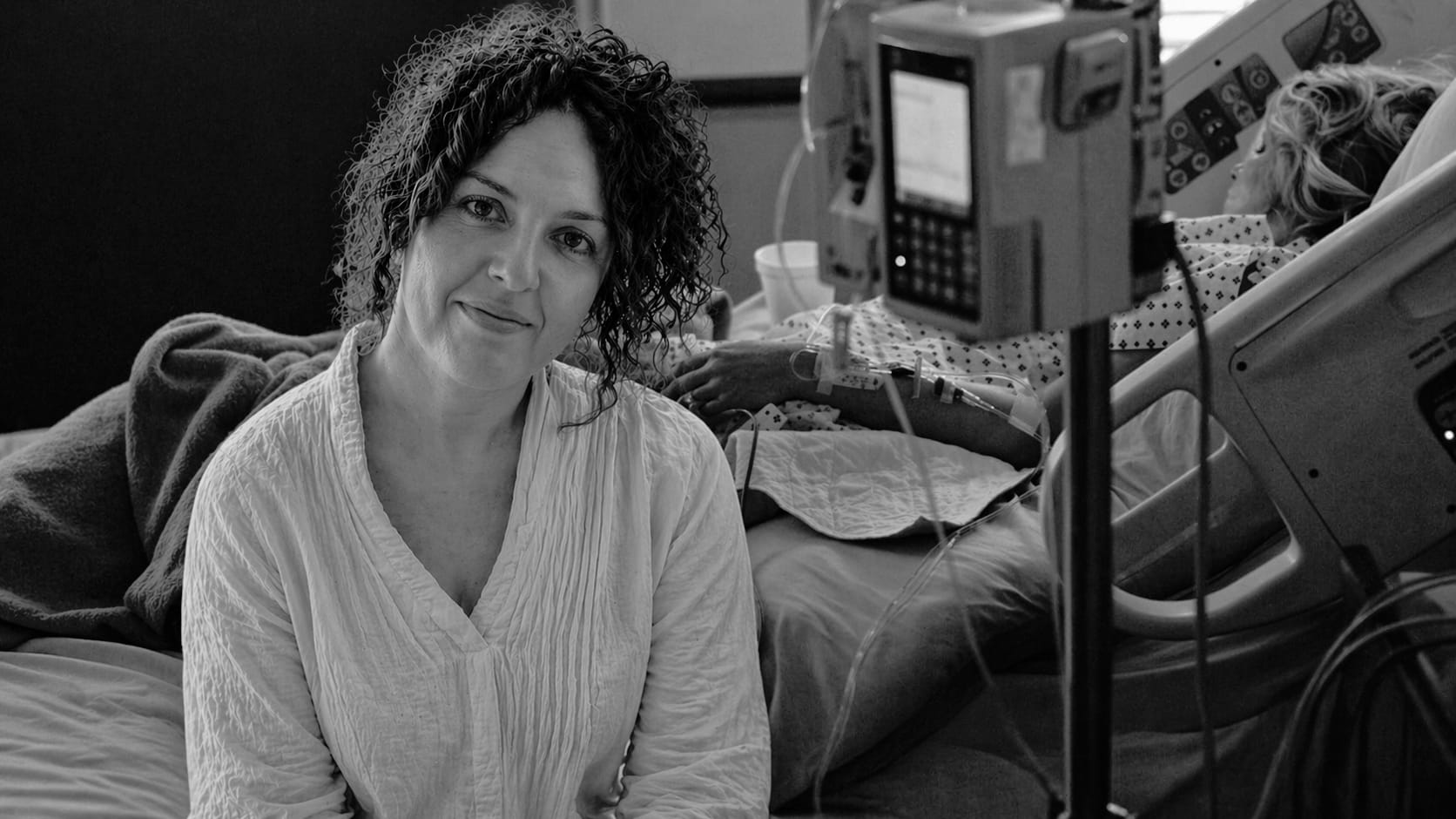 Terza figlia lanciata dal balcone dalla madre: la notizia dall’ospedale