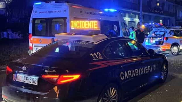 Con l’auto rubata si schiantano contro un albero: deceduto Michele Murgia, grave l’amico