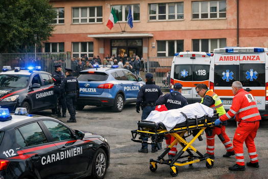 Italia, nuovo caos a scuola: 14enne colpito in bagno