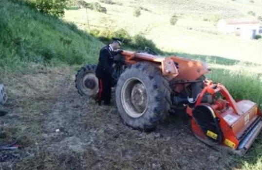 Ennesimo dramma, bimba perde la vita investita dal trattore del padre