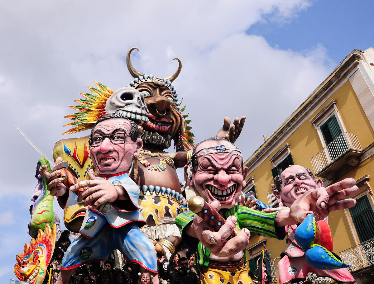 Al via il Carnevale di Putignano. Sfilate dedicate a Giuseppe Verdi