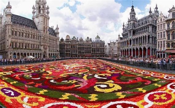 Il tappeto floreale alla Grand Place di Bruxelles
