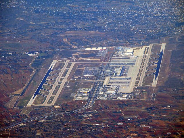 Panoramica dell'Athens Internationo Airport visto dall'alto