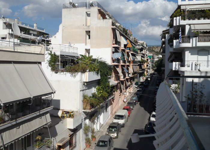 Palazzi ad Atene. Il boom urbanistico ha notevolmente aumentato la presenza di questi giganti urbani nel centro città