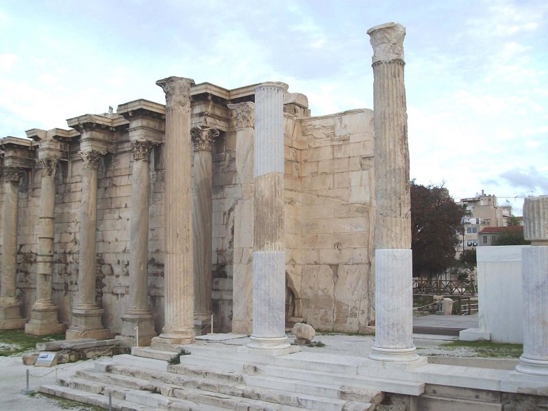 I resti della Biblioteca di Adriano, distrutta dagli Erulli nel 267
