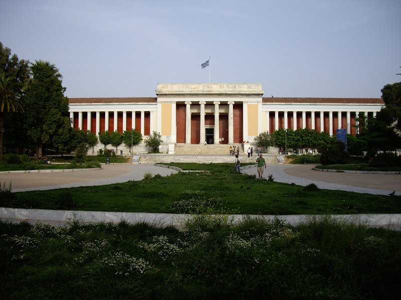 L'ingresso del Museo Nazionale Archeologico di Atene