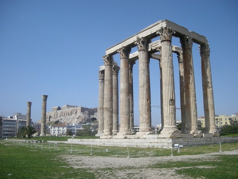 Il monumentale Tempio di Zeus Olimpio, il più grande tempio del periodo ellenistico e romano