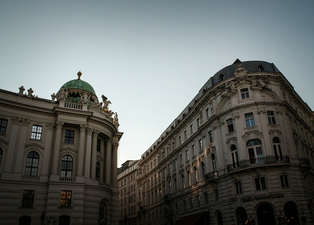 Esempi di palazzi neoclassici che si possono ammirare a Vienna