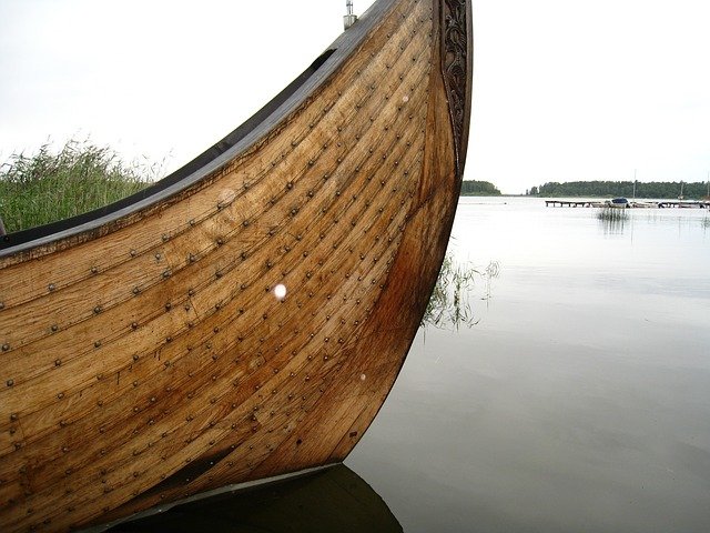 viking-boat-99408_640