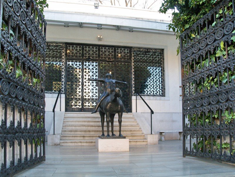L'Angelo, scultura bronzea di Marino