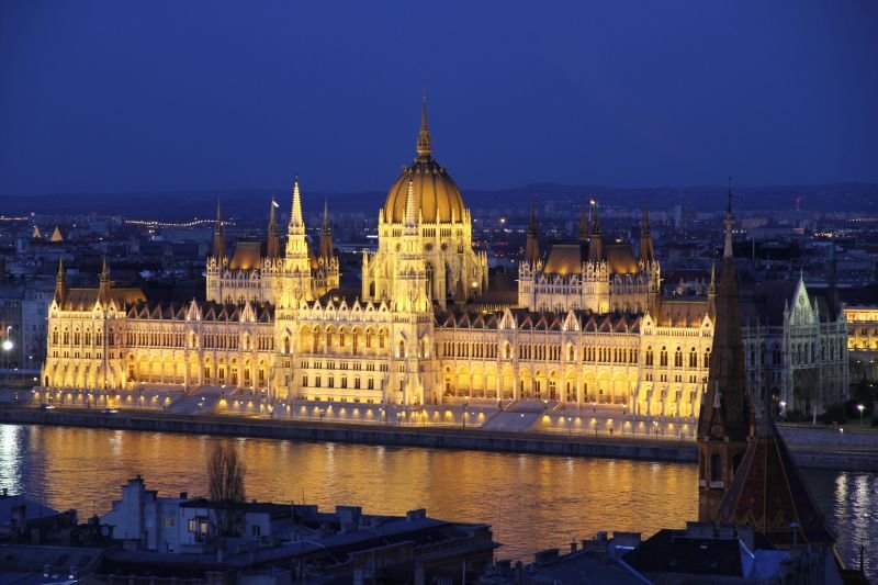 parlamento-budapest-notte