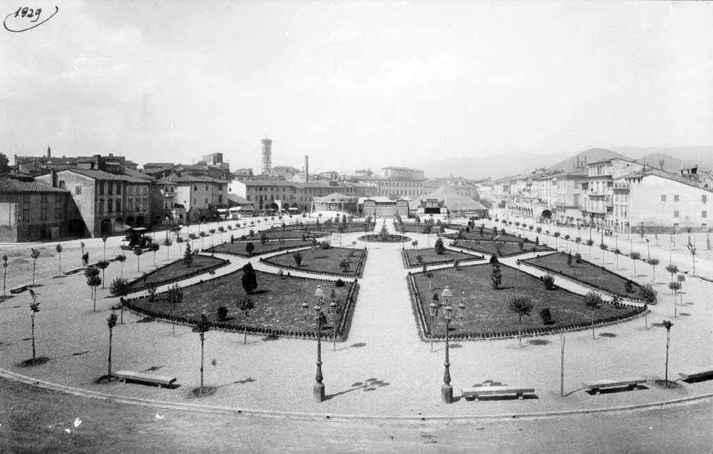 la piazza nel 1929