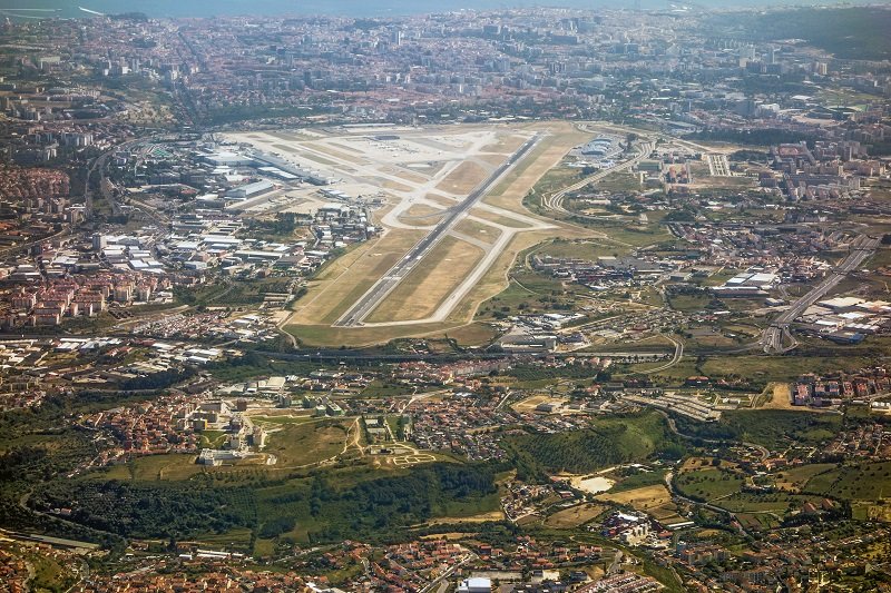 Airport Lisbon, runway