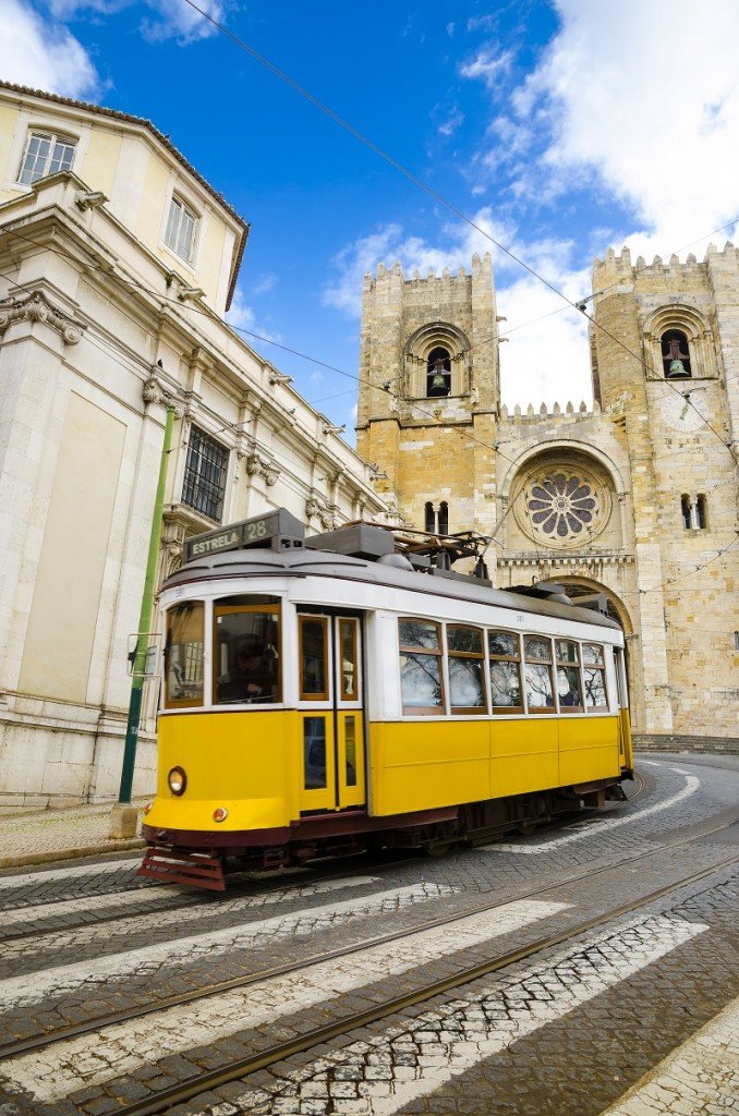 Il famosissimo tram giallo di Lisbona