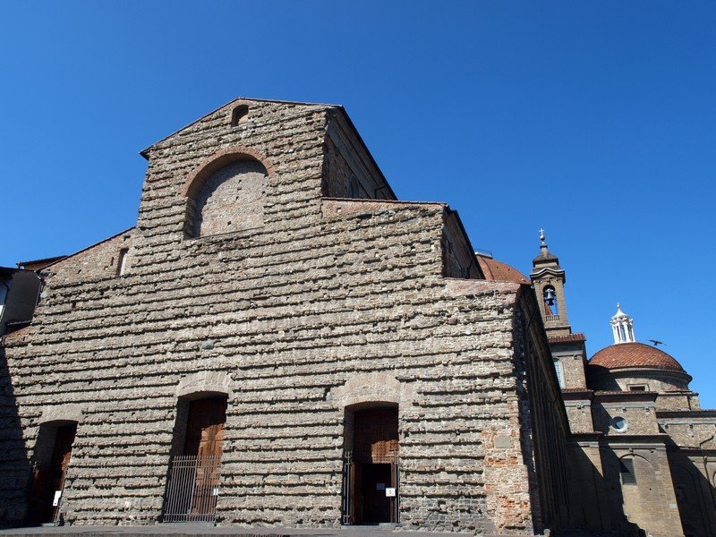 La Basilica di San Lorenzo a Firenze è uno dei principali luoghi di culto cattolici della città.