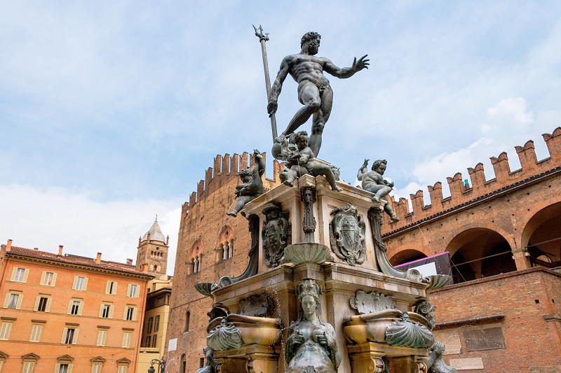 Fontana del Nettuno a Bologna