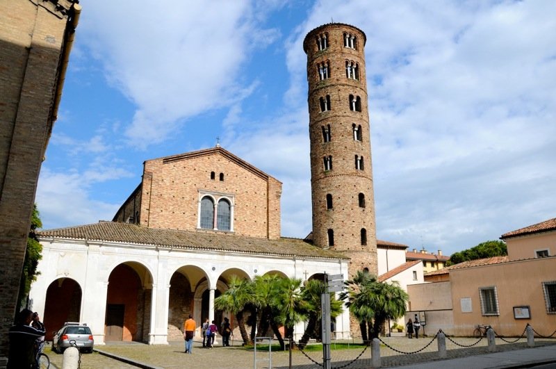 Gli esterni della Basilica di Sant'Apollinare Nuovo a Ravenna