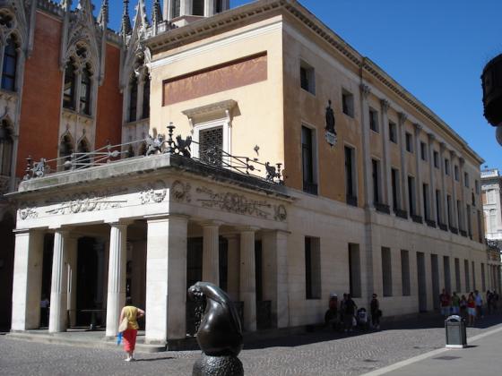 caffè-pedrocchi-esterno