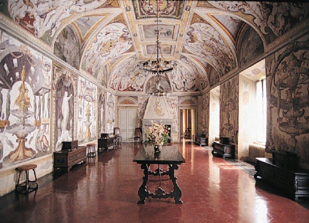 Gli interni della Certosa di San Girolamo
