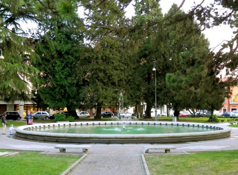 fontana-piazza-martiri