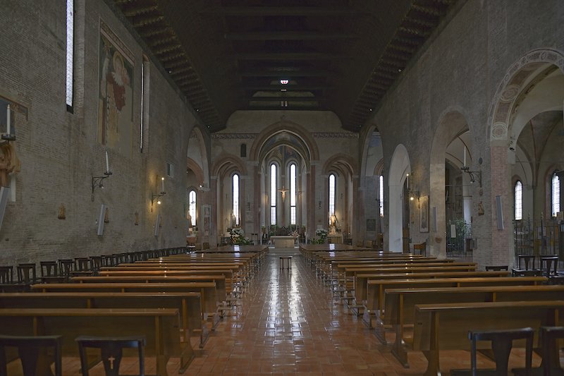 interno-chiesa-san-francesco