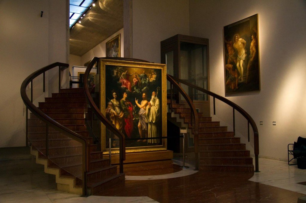 Gli interni della Pinacoteca Nazionale di Bologna