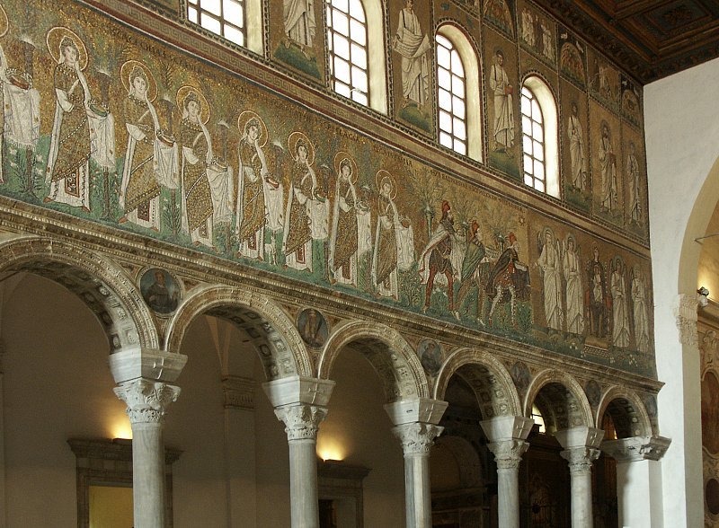 Alcuni degli splendidi mosaici che si possono ammirare all'interno della basilica