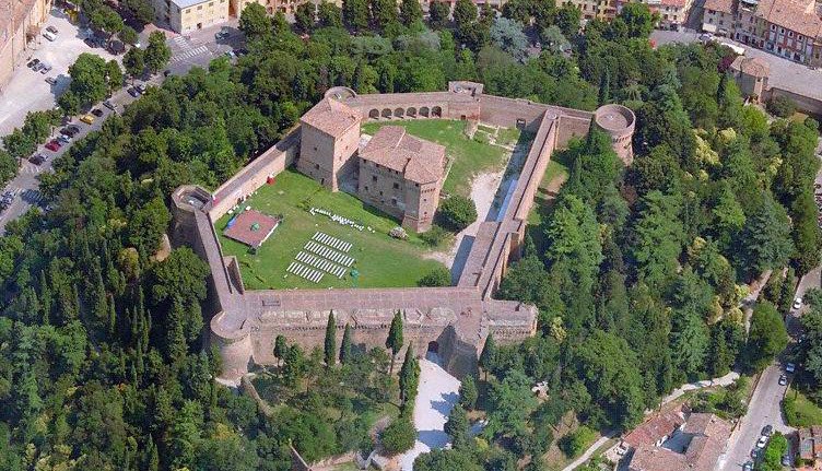 Visuale aerea della Rocca Malatestiana