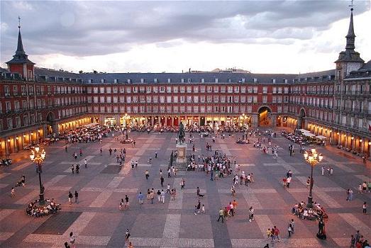 Plaza Mayor di Madrid