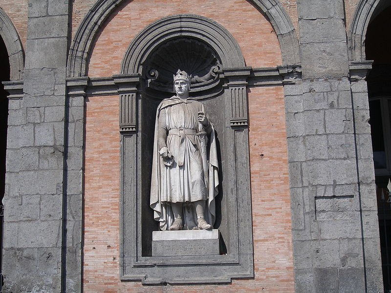 statua-carlo-angio-palazzo-reale-napoli