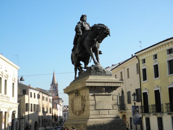 Piazza Garibaldi a Rovigo Fidelity Viaggi