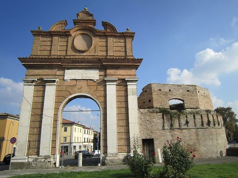 La facciata di Porta Schiavonia