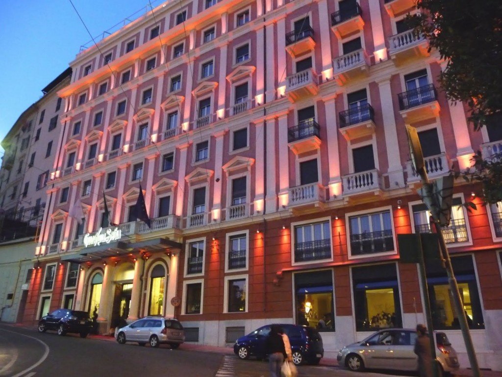 L'albergo più bello della città ligure: il Grand Hotel Savoia
