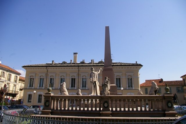Paesaggio del Comune di Asti (AT)  Piazza Roma