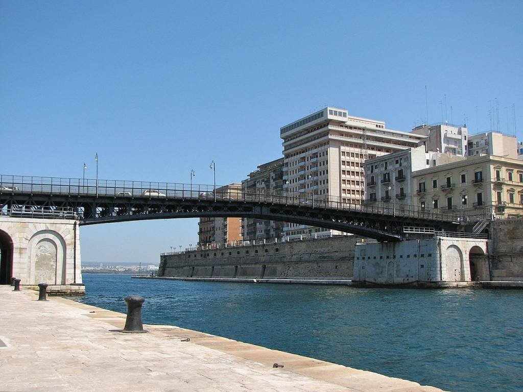 Ponte-di-San-Francesco-di-Paola-Taranto